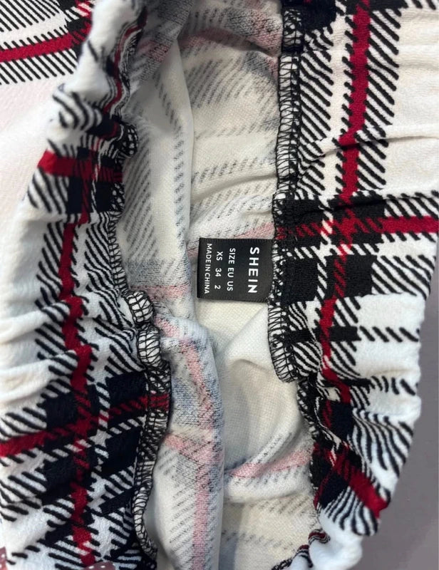 Shein fehér-fekete-bordó kockás harang mini szoknya – XS / EU 34