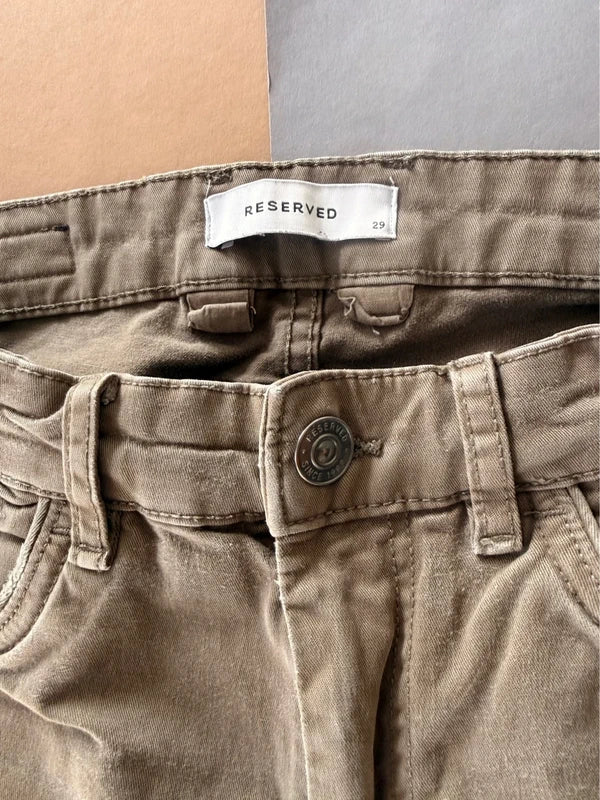 Reserved bézs slim fit nadrág – 29