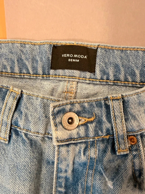 Vero Moda női mom fit farmer – EU 26/30
