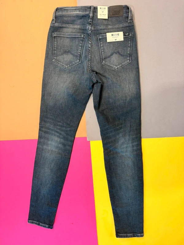 Mustang női skinny farmer strasszos sávval-32