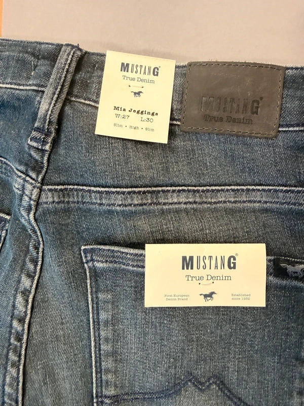 Mustang női skinny farmer strasszos sávval-32