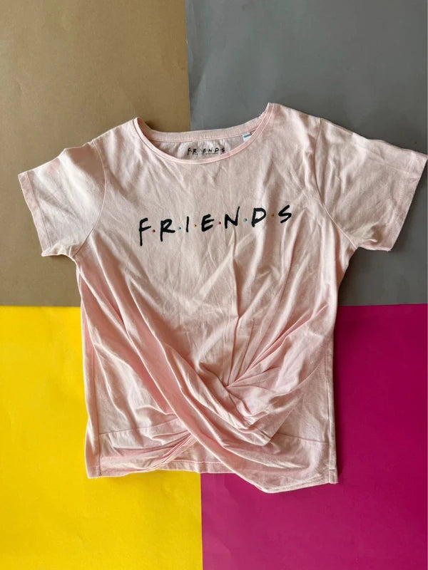 FRIENDS mintás női póló – halvány rózsaszín XS